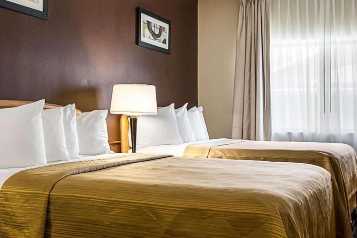 1 King Bed Suite (9 of 21)