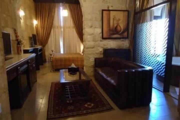 Room 16 of 49