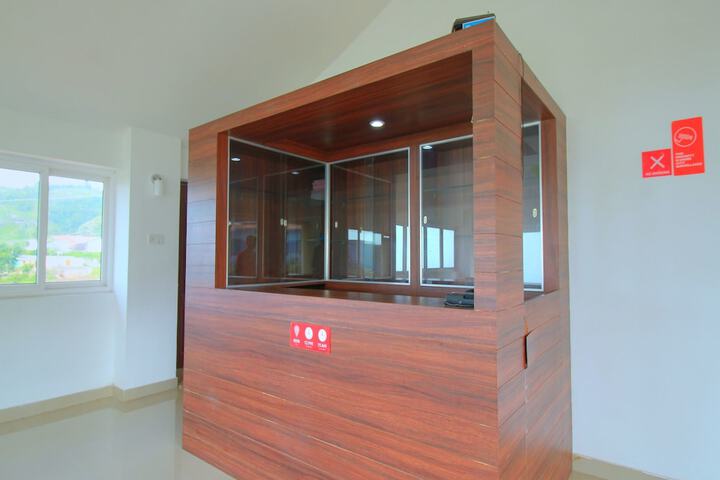 OYO 15479 Vista Suites Kalatty