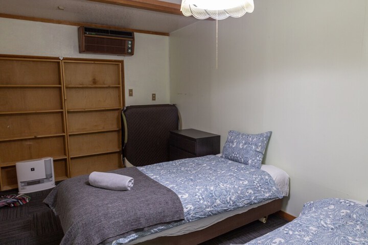 Room 14 of 48