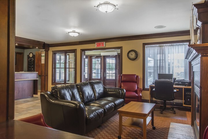 Entrance & Lobby