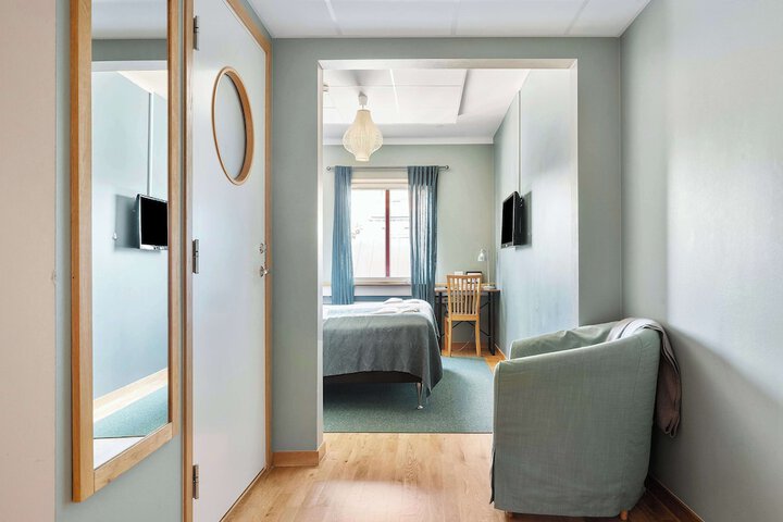 Room 42 of 82