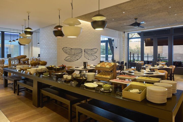 Breakfast/Coffee Service 81 of 129