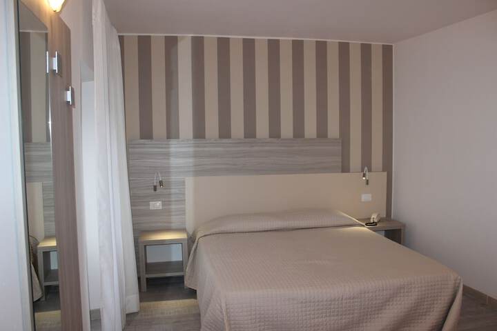 Room 5 of 34