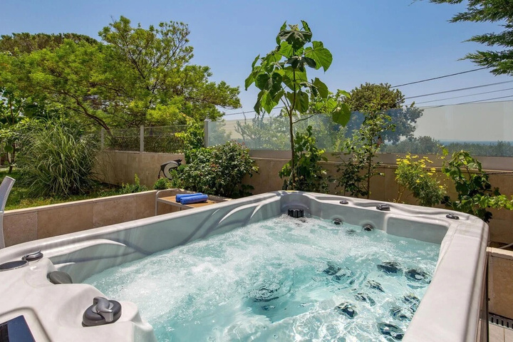 Pool 12 of 19