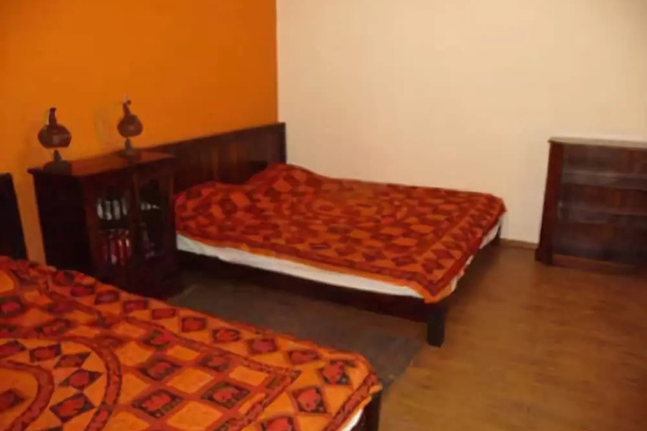 Room 4 of 15