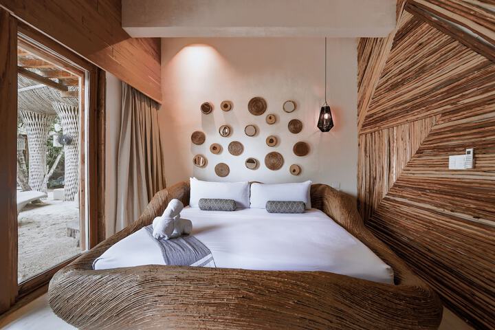 Room 4 of 110