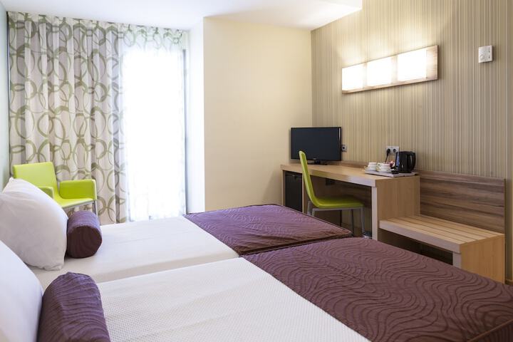 Room 49 of 104