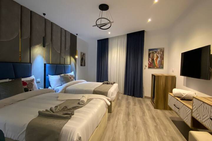 Room 34 of 135
