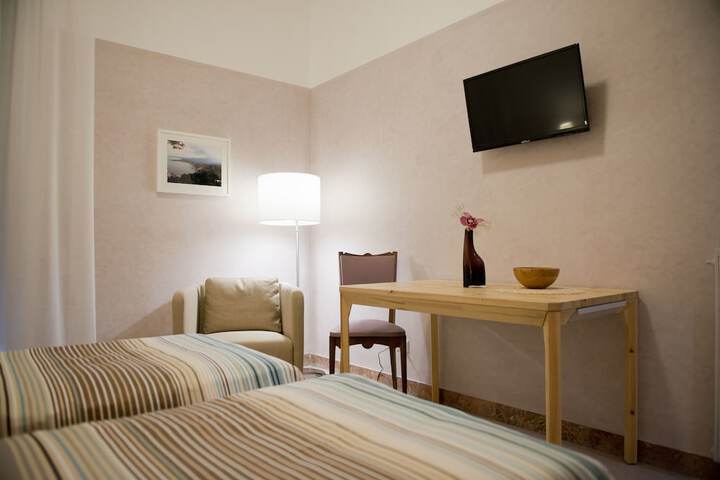 Room 40 of 69