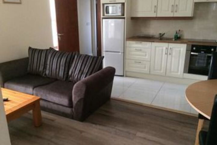 Room 3 of 32