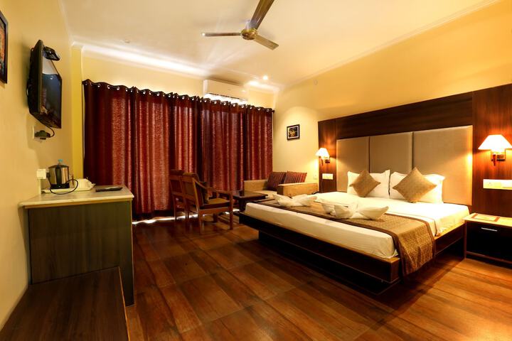 Room 16 of 36