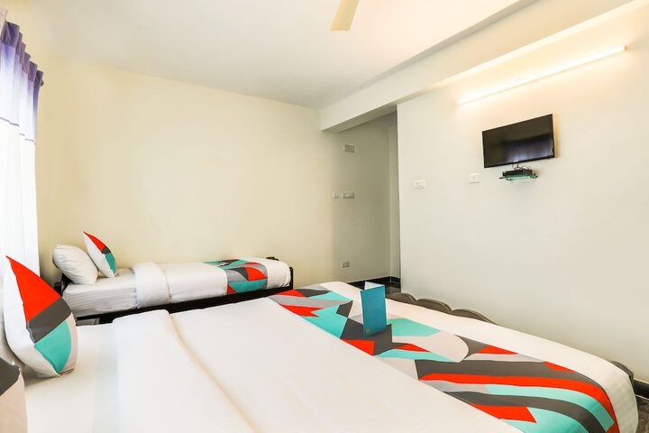 Room 6 of 18