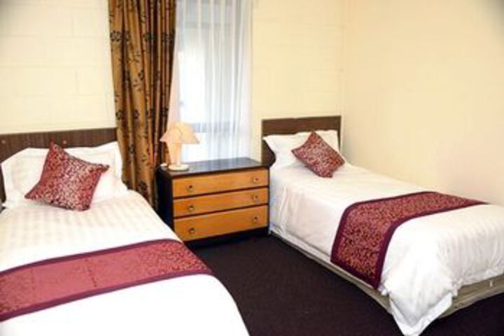Room 8 of 25