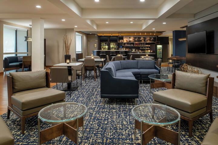Entrance & Lobby