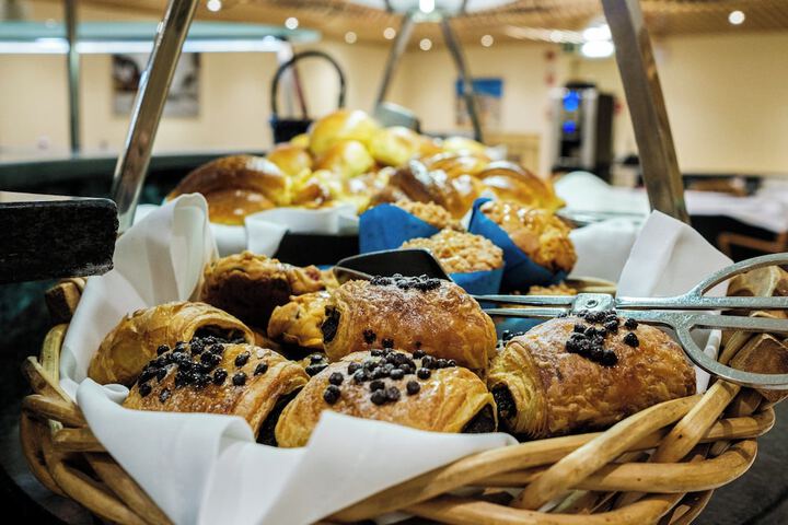 Breakfast/Coffee Service 67 of 142