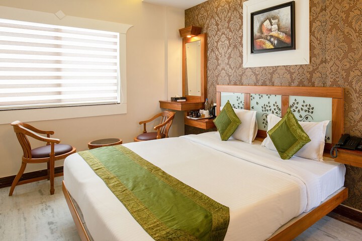 Room 18 of 48