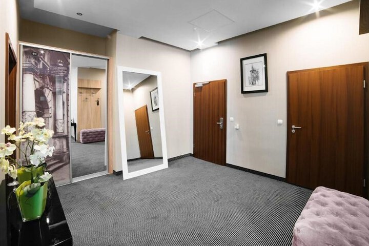 Room 17 of 51
