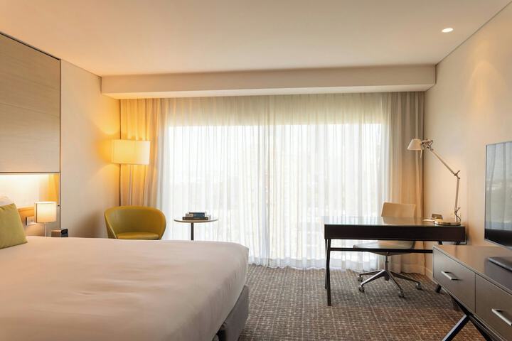 Room 18 of 36