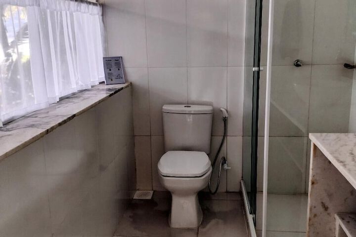 Room 37 of 100