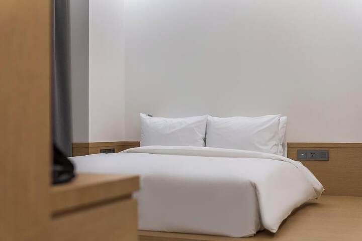 Room 2 of 45