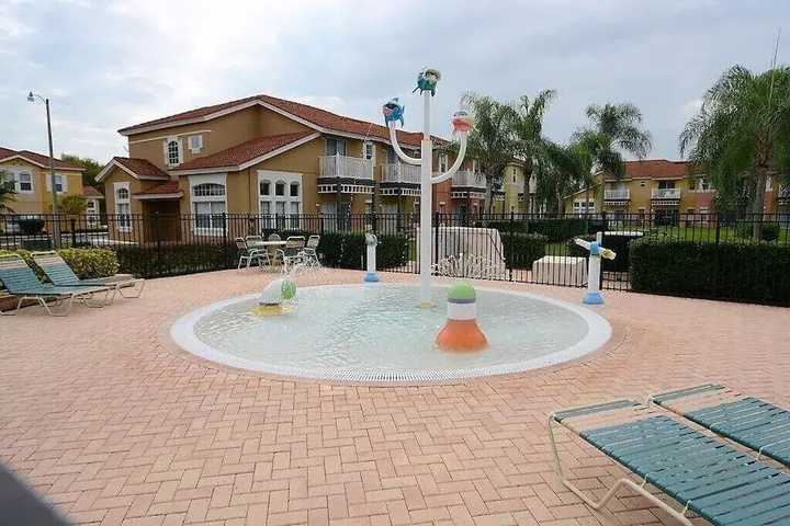 Pool 10 of 27