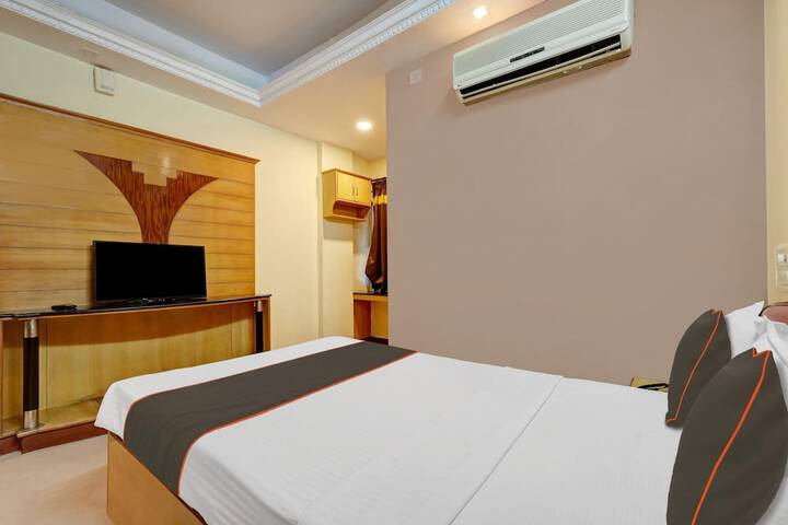 Room 6 of 28