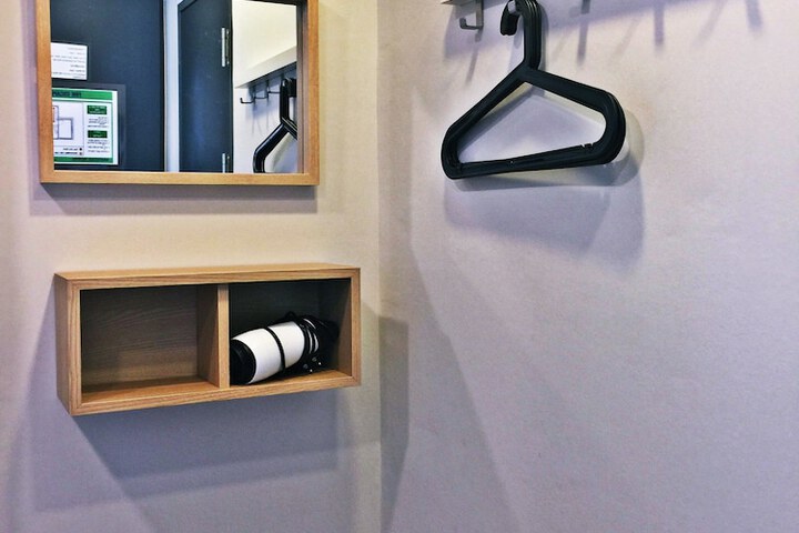 Room 15 of 52