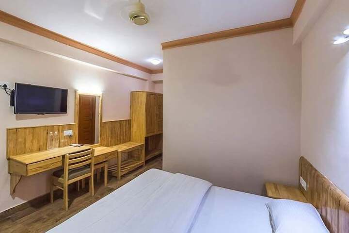 Room 5 of 21