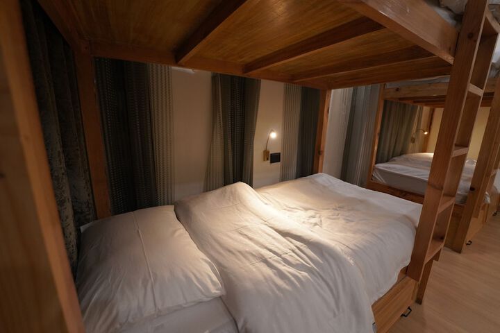 Room 16 of 46