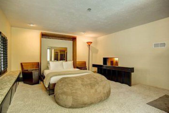 Room 18 of 41