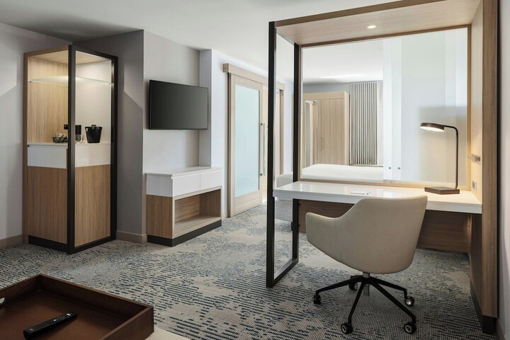 Room 19 of 36