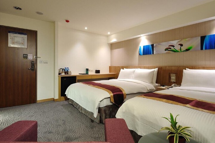 Room 11 of 31