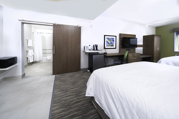 Room 9 of 47