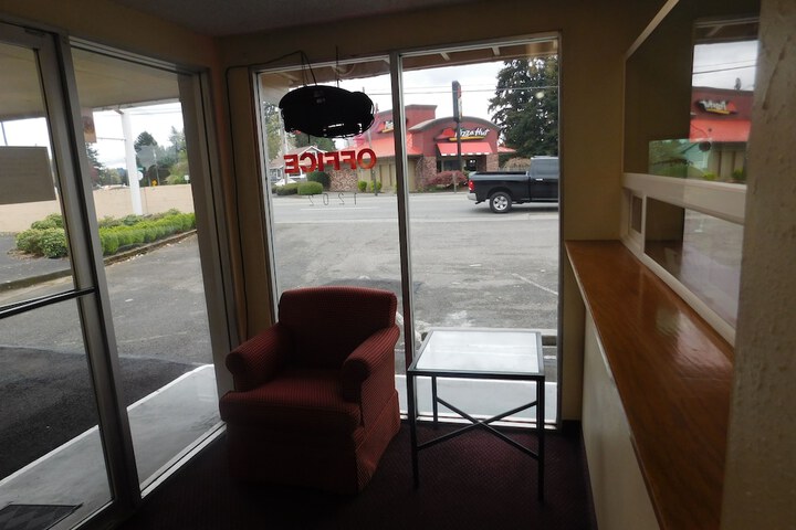 Hotel Interior 9 of 32