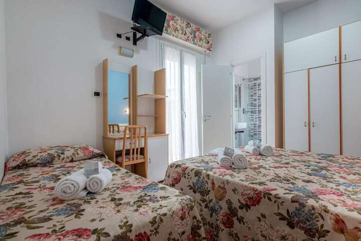 Room 13 of 43