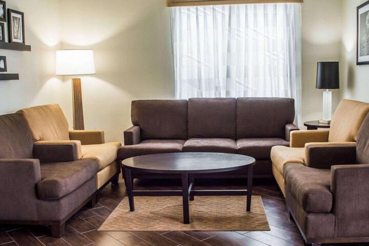Queen Bed Accessible (2 of 10)