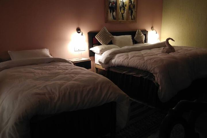 Room 3 of 8