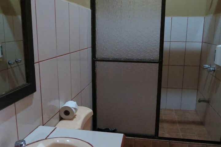 Room 11 of 27