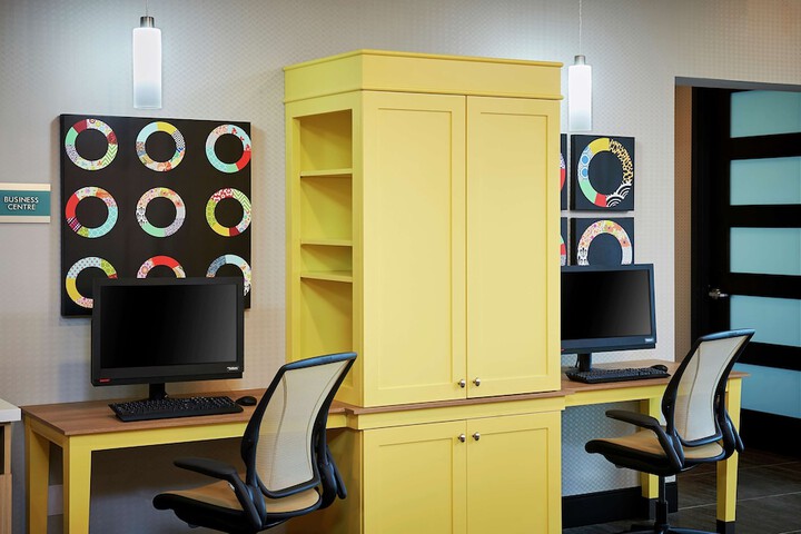 Business Center 26 of 30