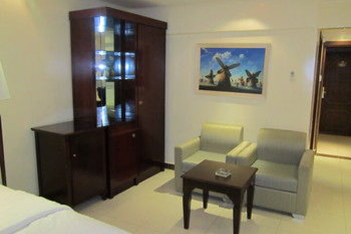 Room 10 of 17