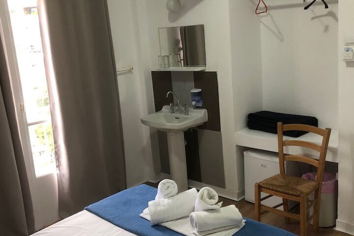 Room 43 of 103