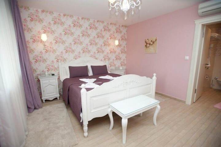 Room 14 of 66