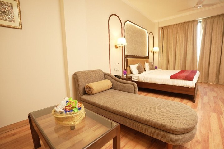 Room 22 of 38