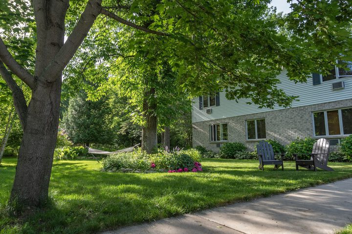 Hotel Exterior 36 of 50