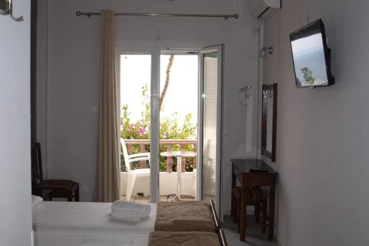 Room 3 of 11