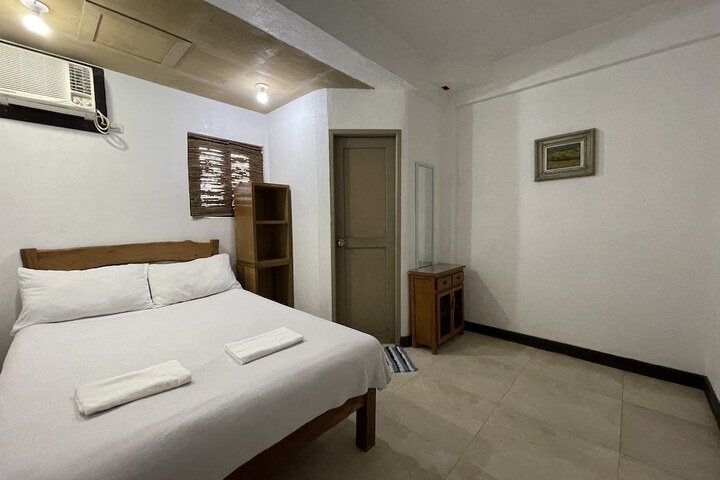Room 27 of 59