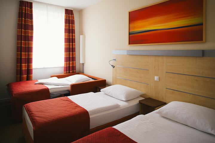 Room 8 of 38
