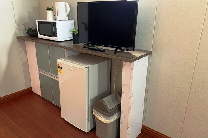 Room 4 of 43
