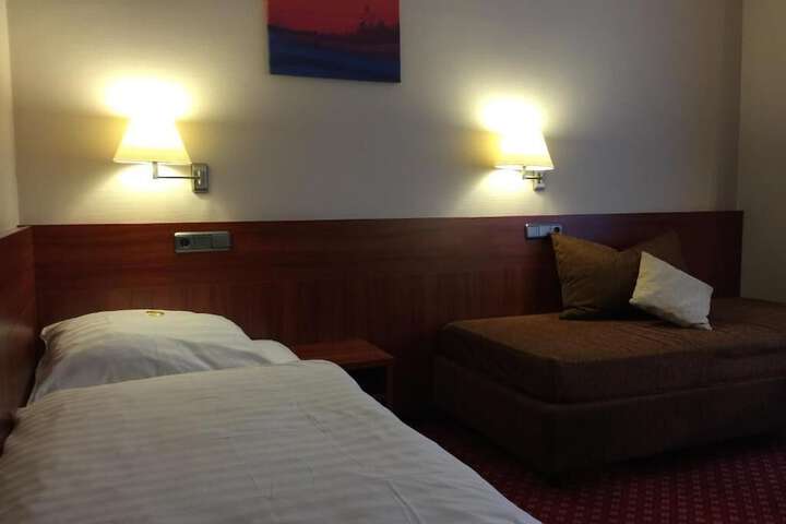 Room 2 of 47